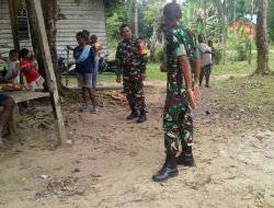 Terus Jaga Hubungan Baik, Babinsa Timika Laksanakan Komsos Dengan Warga Binaan