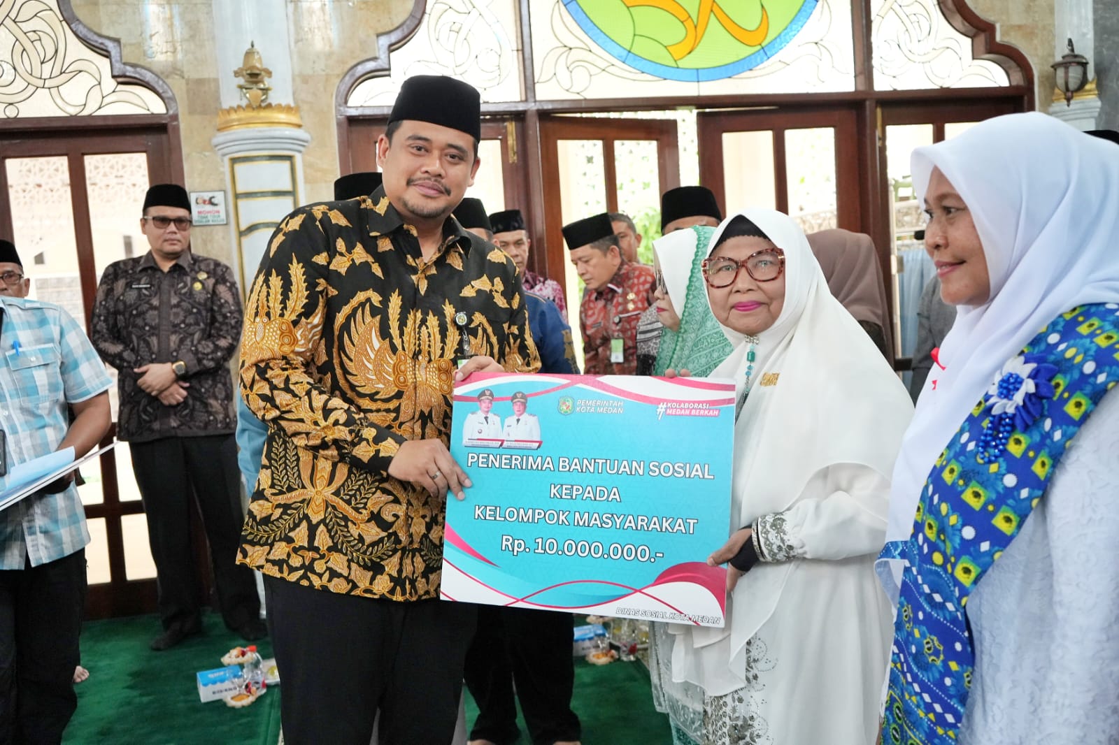 Bobby Nasution Tambahan Honor bagi Guru Honorer PAUD, TK, SD, SMP Negeri dan Swasta