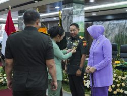 Ny. Evi Agus Subiyanto Serahkan Jabatan Ketum Persit Kartika Chandra Kirana