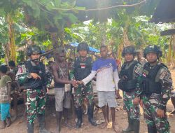 Ciptakan Suasana Desember Penuh Kasih, Prajurit Lipan Turut Andil Dalam Mendamaikan Perselisihan Warga di Kampung Kondo