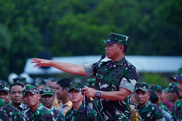 Panglima TNI Selalu Berdoa di dalam Setiap Kegiatan dan Berbuat Baiklah bagi Semua Orang