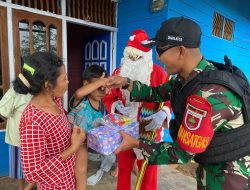 Santa Claus Turun Ke Kampung Simpang Fajar dan Gereja Protestan Distrik Eligobel