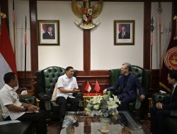 Menhan Sjafrie Menerima Dubes China Wang, Sepakati Peningkatan Hubungan Bilateral