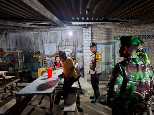 Polsek Firdaus Polres Sergai Bersama TNI Meningkatkan Sinergitas dalam Laksanakan Patroli Gabungan Memelihara Situasi Kamtibmas