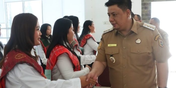 Bupati Samosir Serahkan SK P3K Tahap II, Ajak ASN Baru Tingkatkan Inovasi dan Kreativitas