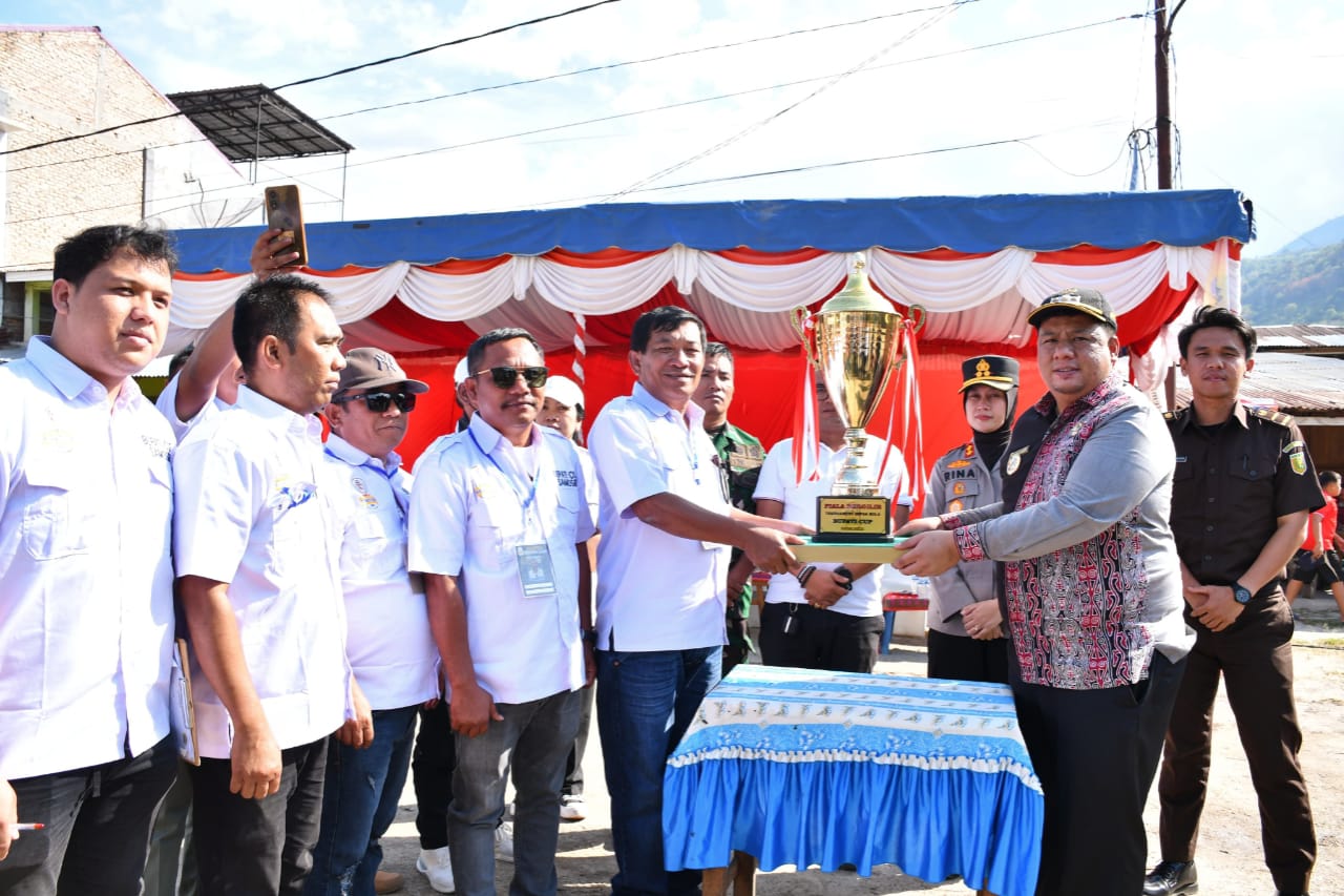 Bupati Samosir Resmi Membuka Turnamen Bupati Cup III, Diikuti 29 Tim
