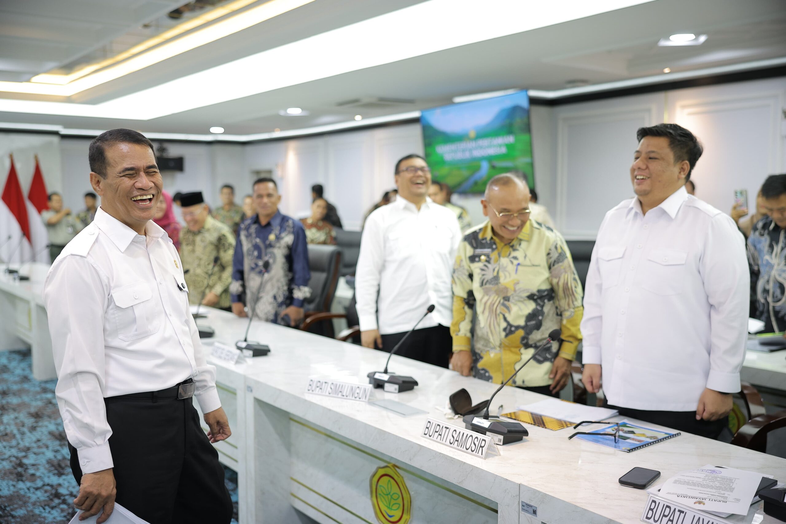 IMG-20260317-WA0016.jpg Temui Mentan, Bupati Samosir Mendapat Dukungan Pengembangan Kopi 1.900 Ha dan Kakao 500 Ha