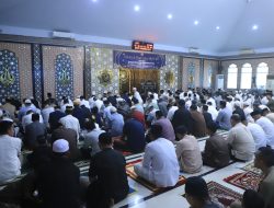 Umat Muslim Lanud Sultan Hasanuddin Laksanakan Sholat Idul Fitri di Masjid Nurussamawat