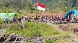 Koops TNI Habema Hadirkan Rasa Aman, Warga Distrik Kembru Kembali Pulang dan Kibarkan Bendera Merah Putih