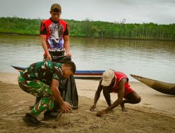 Aksi Bersih Pantai Keakwa oleh Satgas TMMD Kodim 1710/Mimika